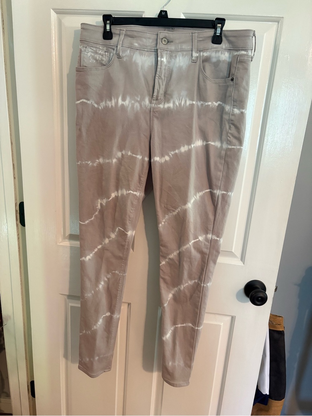 Old Navy Rockstar Super Skinny Jeans in Gray and White